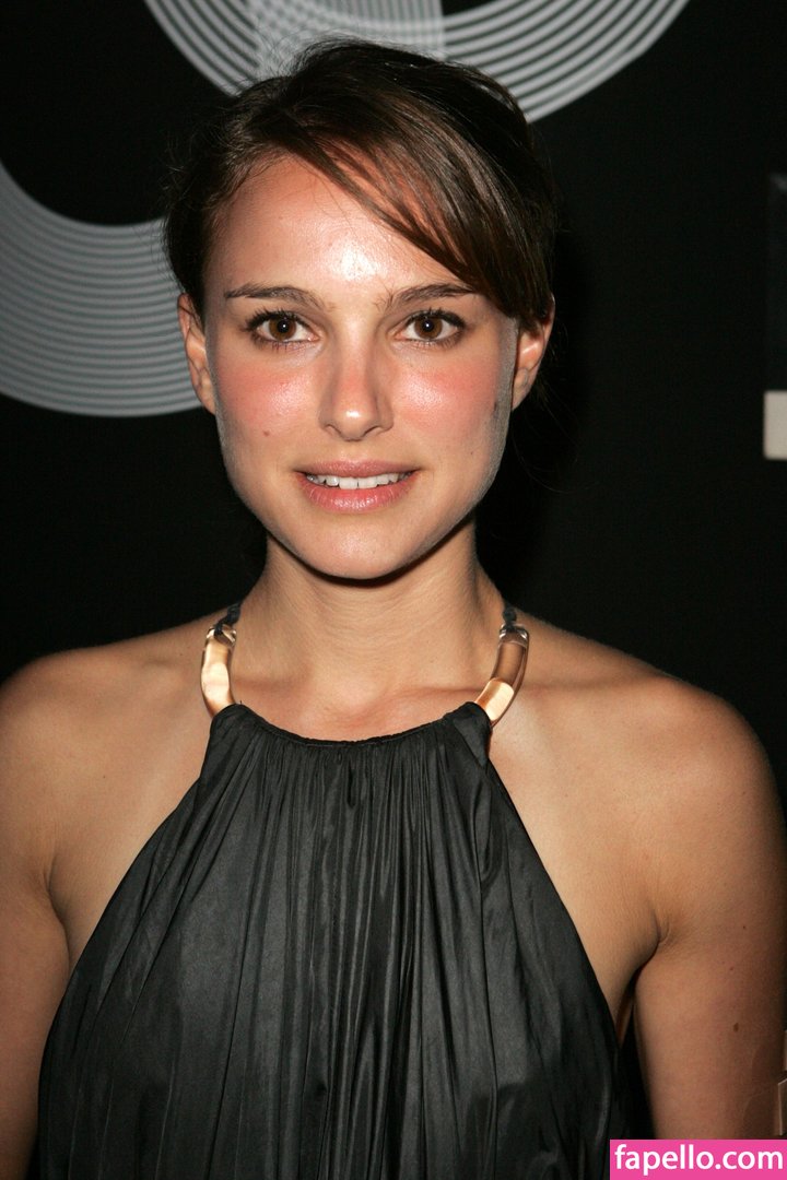 https://fapello.com/content/n/a/natalie-portman/1000/natalie-portman_0069.jpg