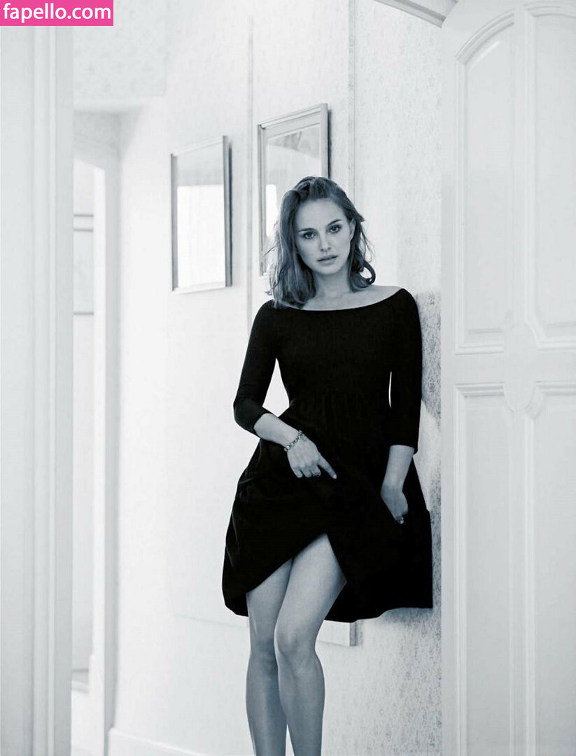 https://fapello.com/content/n/a/natalie-portman/1000/natalie-portman_0153.jpg