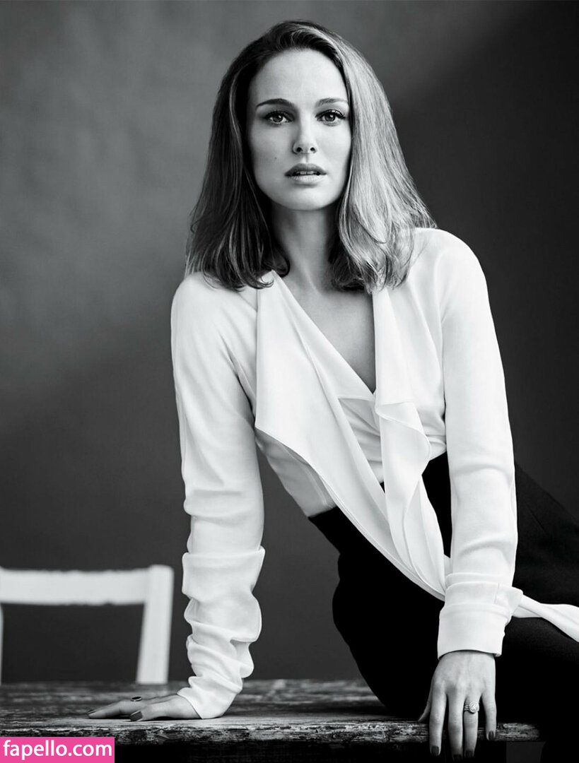 https://fapello.com/content/n/a/natalie-portman/1000/natalie-portman_0156.jpg