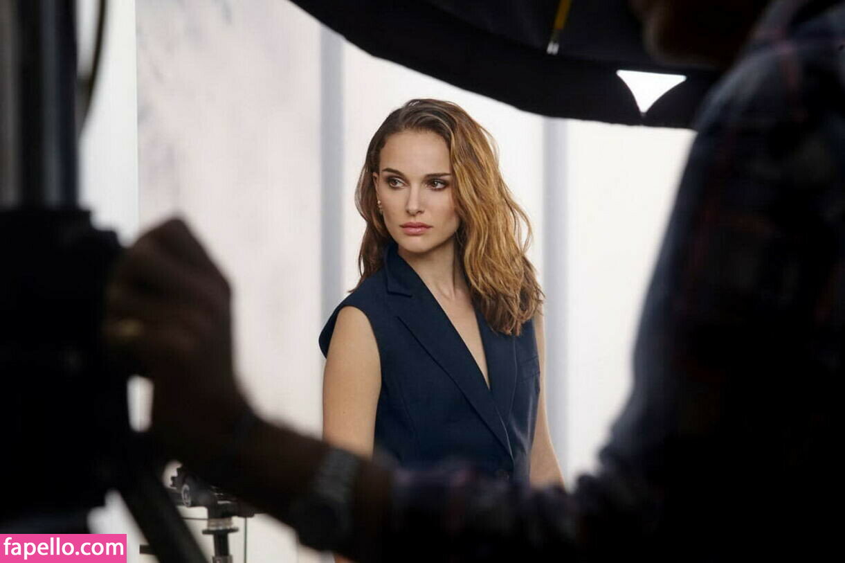 https://fapello.com/content/n/a/natalie-portman/1000/natalie-portman_0308.jpg