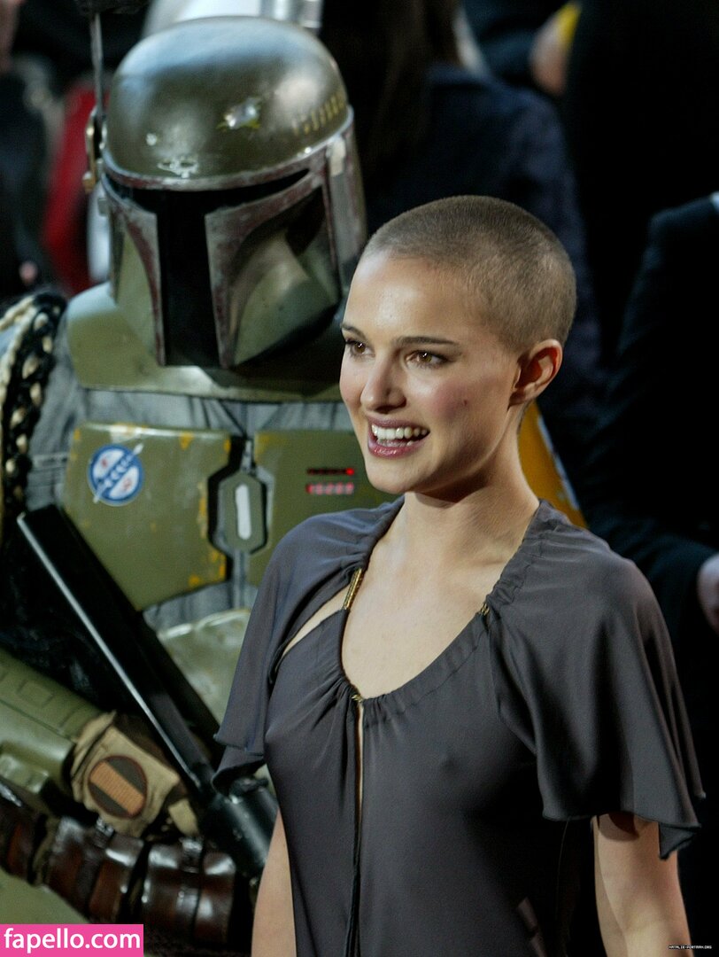 https://fapello.com/content/n/a/natalie-portman/1000/natalie-portman_0400.jpg