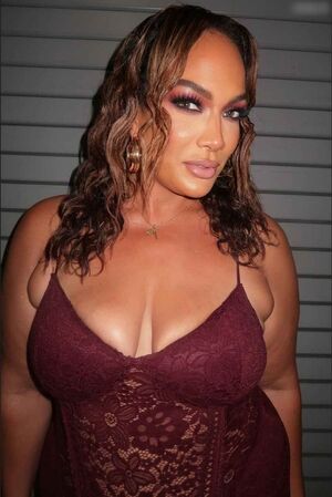 Nia Jax #287