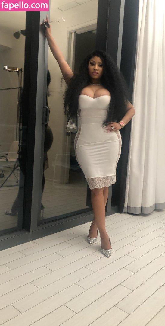 https://fapello.com/content/n/i/nicki-minaj/1000/nicki-minaj_0006.jpg