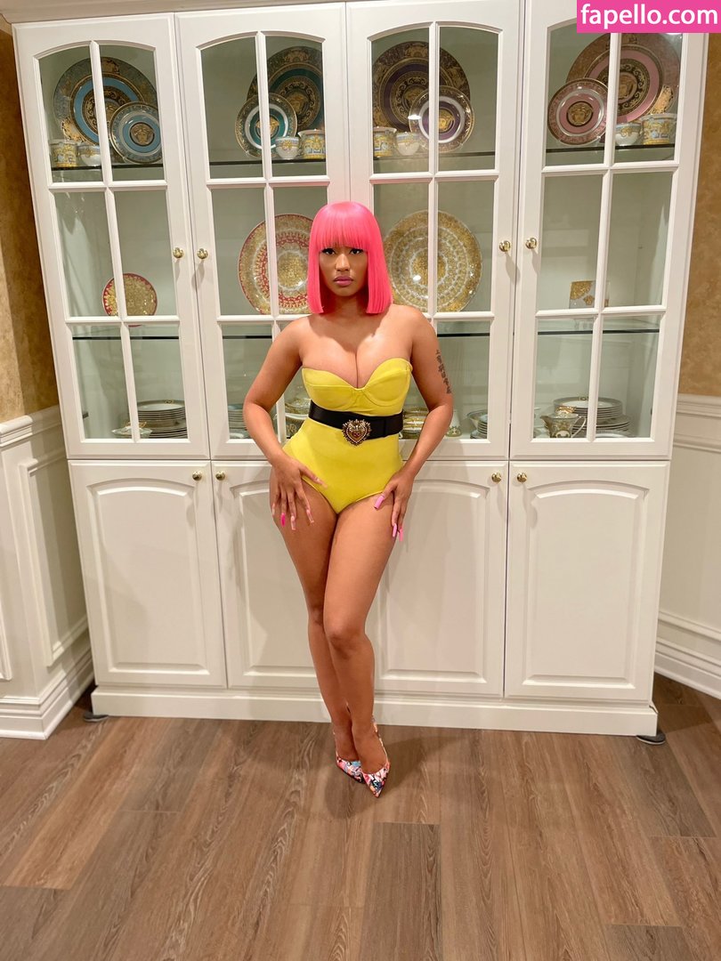 https://fapello.com/content/n/i/nicki-minaj/1000/nicki-minaj_0064.jpg