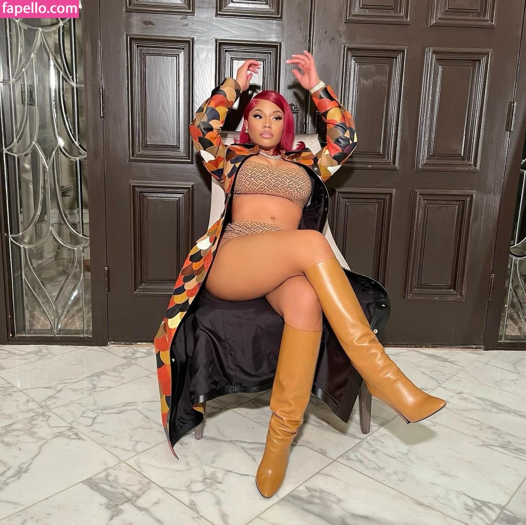 https://fapello.com/content/n/i/nicki-minaj/1000/nicki-minaj_0068.jpg