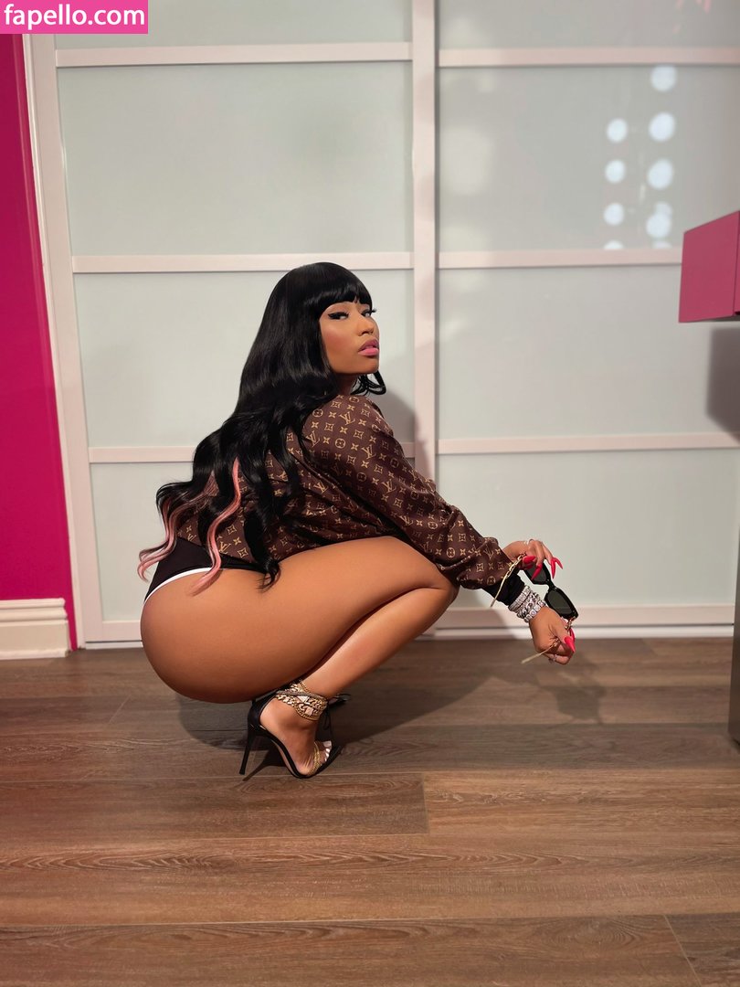 https://fapello.com/content/n/i/nicki-minaj/1000/nicki-minaj_0070.jpg