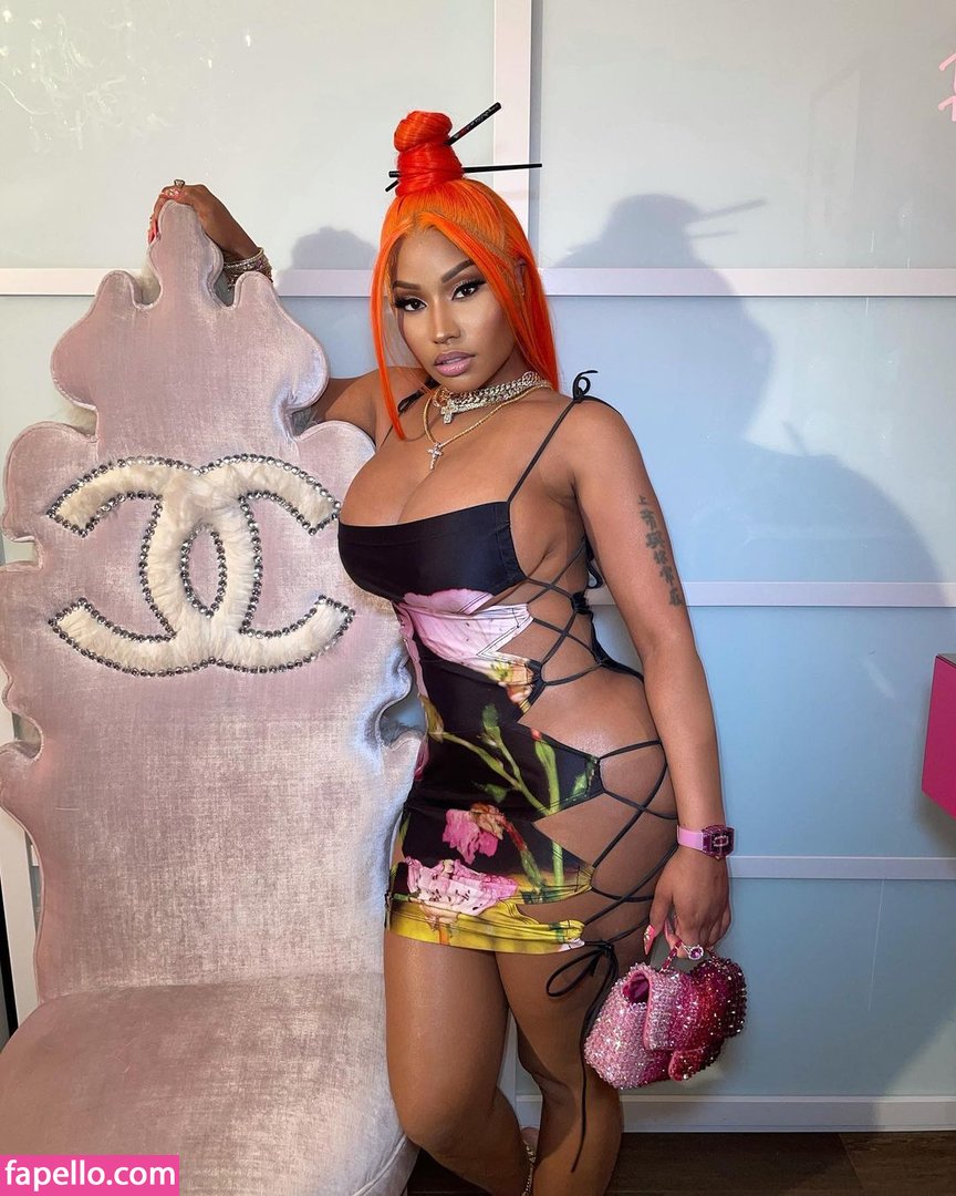 https://fapello.com/content/n/i/nicki-minaj/1000/nicki-minaj_0079.jpg