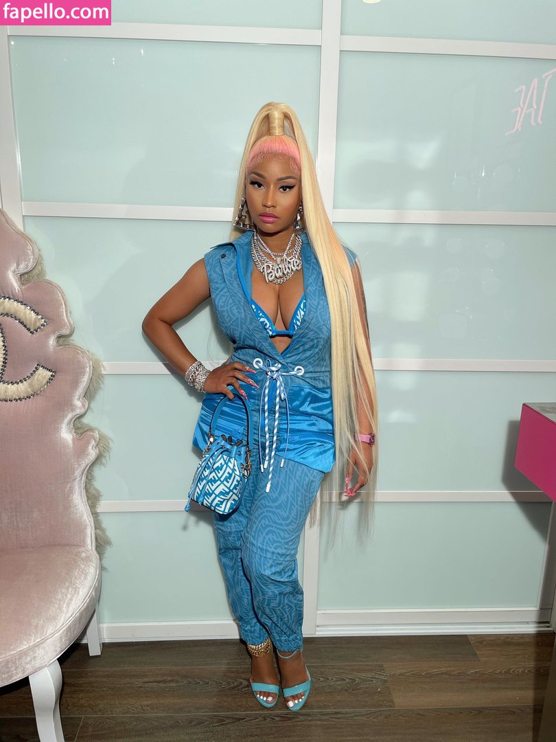 https://fapello.com/content/n/i/nicki-minaj/1000/nicki-minaj_0083.jpg