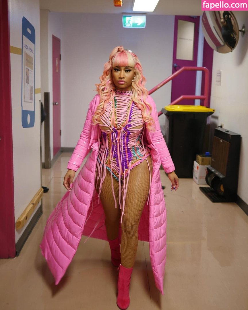 https://fapello.com/content/n/i/nicki-minaj/1000/nicki-minaj_0086.jpg