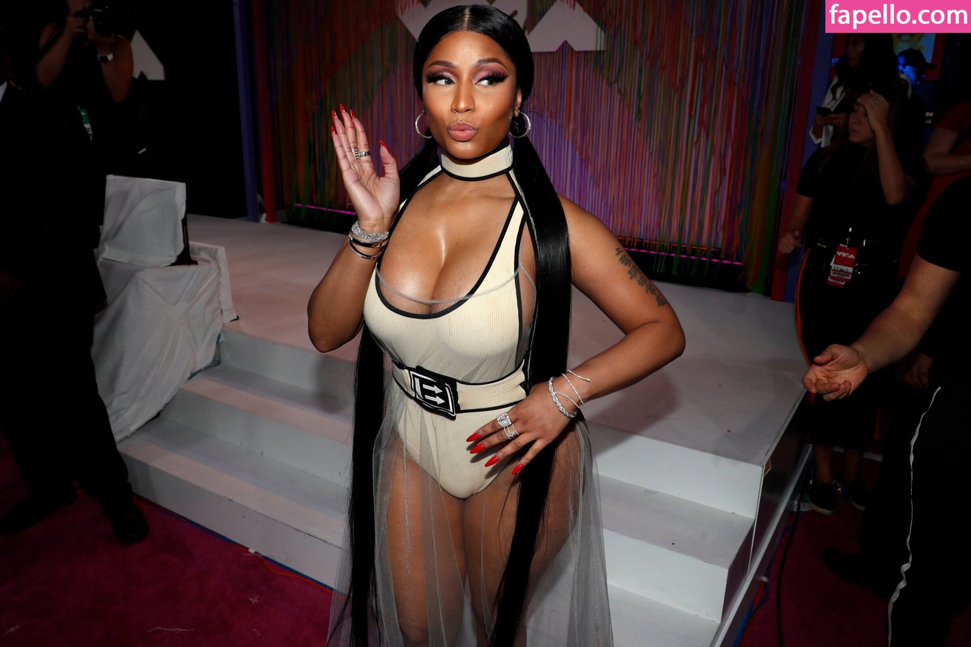 https://fapello.com/content/n/i/nicki-minaj/1000/nicki-minaj_0118.jpg