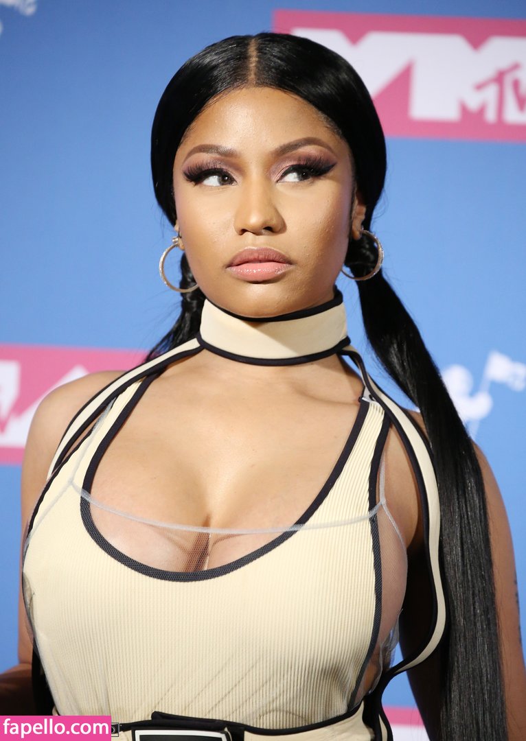 https://fapello.com/content/n/i/nicki-minaj/1000/nicki-minaj_0122.jpg