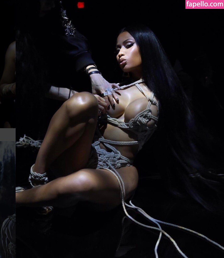 https://fapello.com/content/n/i/nicki-minaj/1000/nicki-minaj_0182.jpg