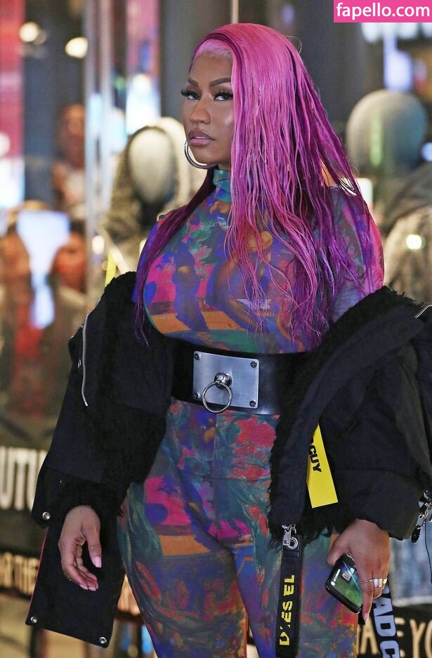 https://fapello.com/content/n/i/nicki-minaj/1000/nicki-minaj_0185.jpg