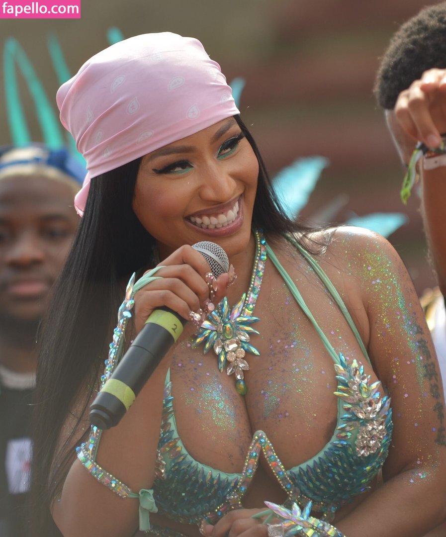 https://fapello.com/content/n/i/nicki-minaj/1000/nicki-minaj_0194.jpg