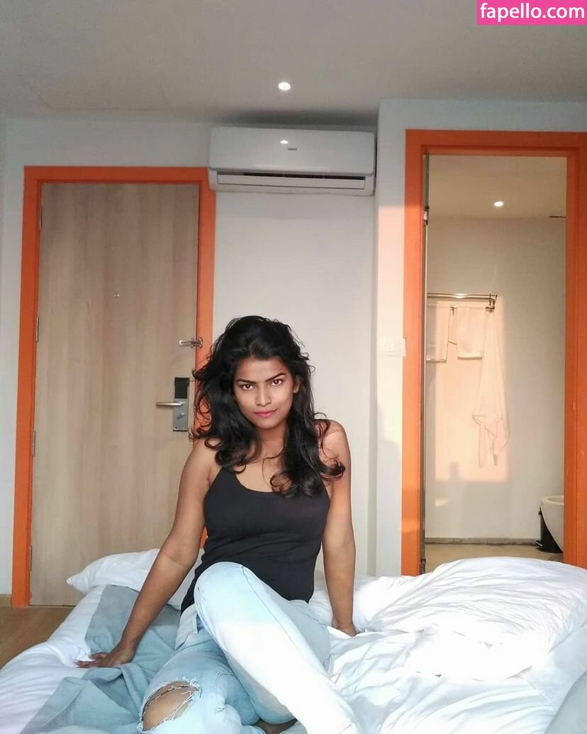 Nidhi Goel erome Latest Exclusive Leaked Photos