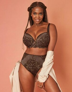 Oti Mabuse nude #0050