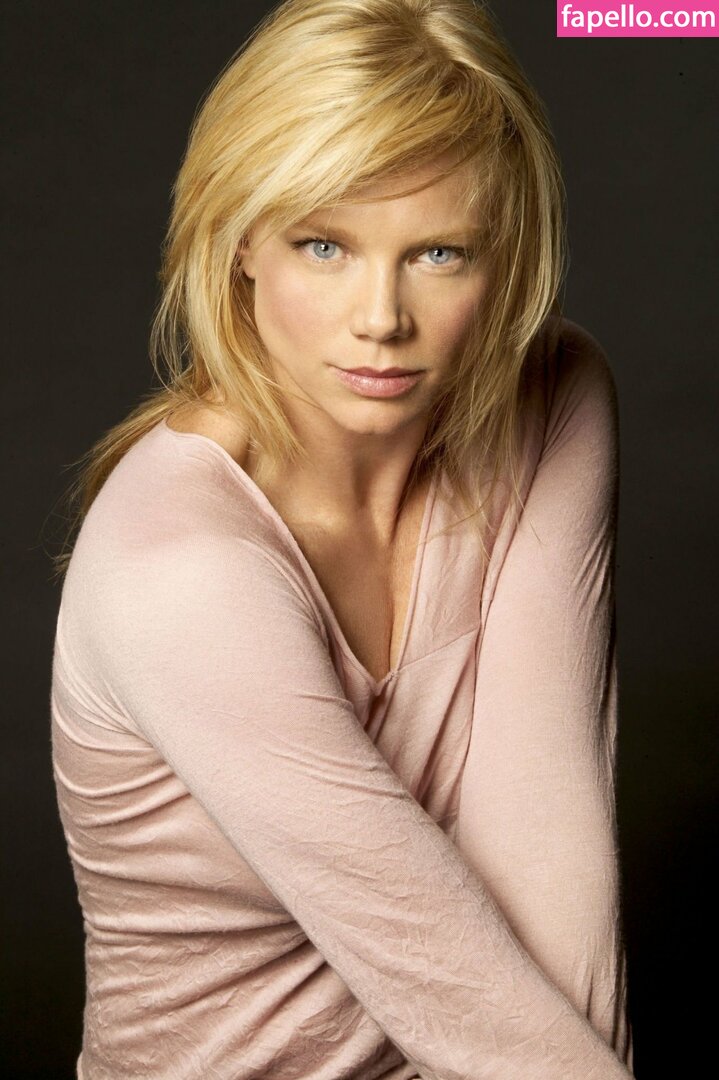 Peta Wilson fapello