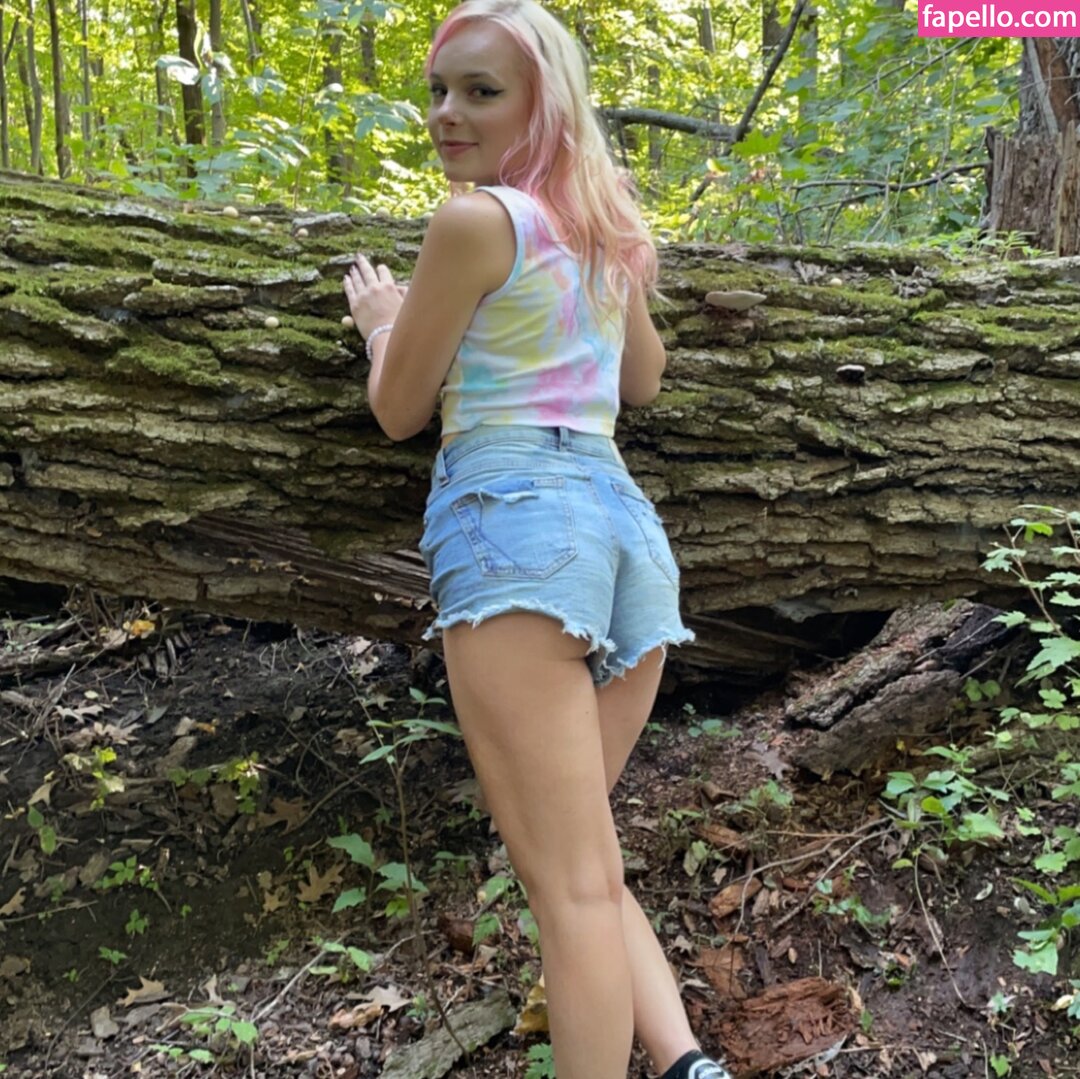 Queenblondii leaked nude photo #0023 (Queenblondii / Move_Small)