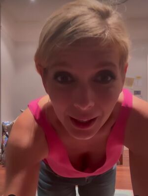 Rachel Riley nude #0055