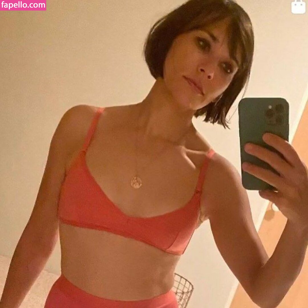 Rashida Jones leaked nude photo #0055 (Rashida Jones / mackzjoness / rashidajones)