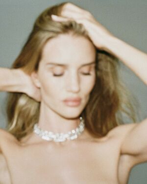 Rosie Huntington-Whiteley nude #0158