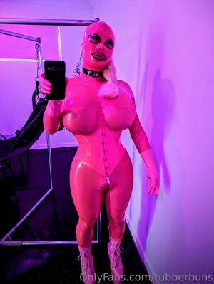 rubberbuns nude #0021