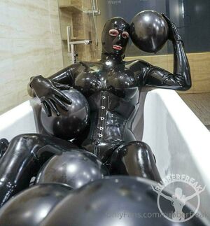 rubberfreak nude #0030