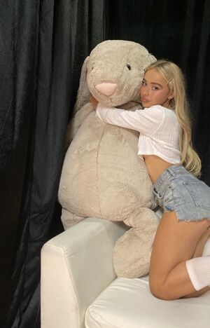 Sabrina Carpenter nude #2224