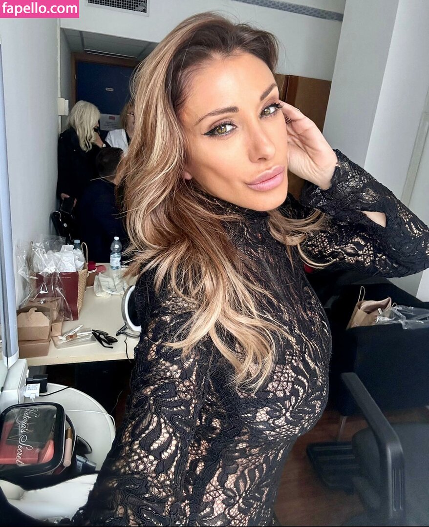 https://fapello.com/content/s/a/sabrina-salerno/1000/sabrina-salerno_0801.jpg