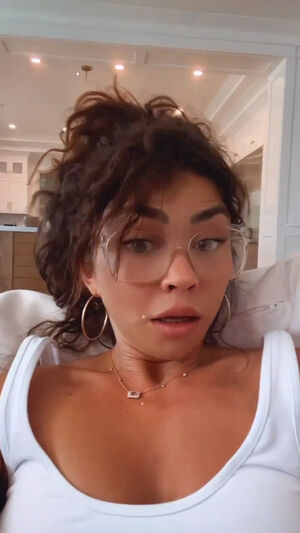 Sarah Hyland nude #0320