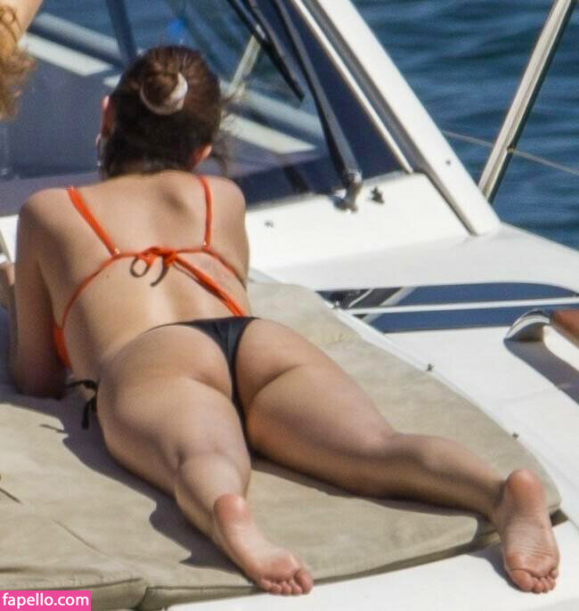 Selena Gomez Nude Leaks 6 Photos - Fapello.