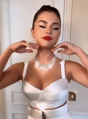 Selena Gomez nude #3281