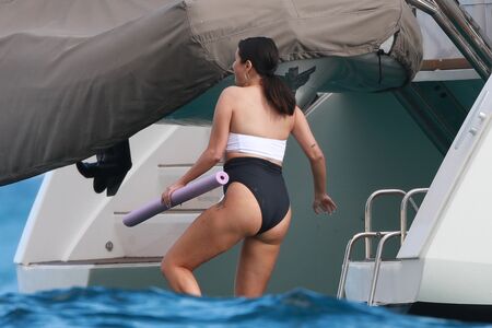 Selena Gomez nude #3982