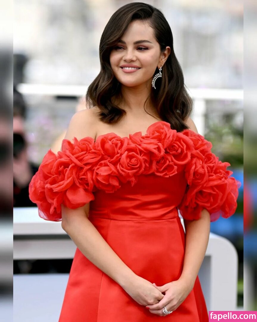 Selena Gomez Selena Gomez Selenagomez Nude Leaked Onlyfans Photo