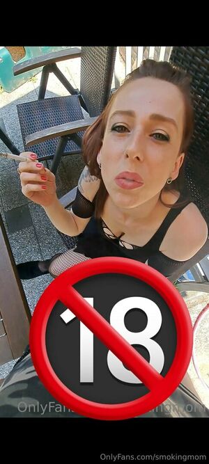 smokingmom nude #0027