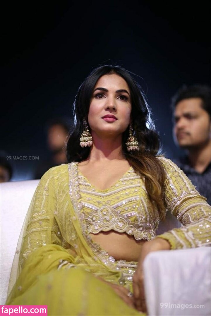 Sonal Chauhan leaked nude photo #0047 (Sonal Chauhan / sonalchauhan)