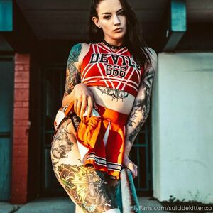 suicidekittenxo nude #0010