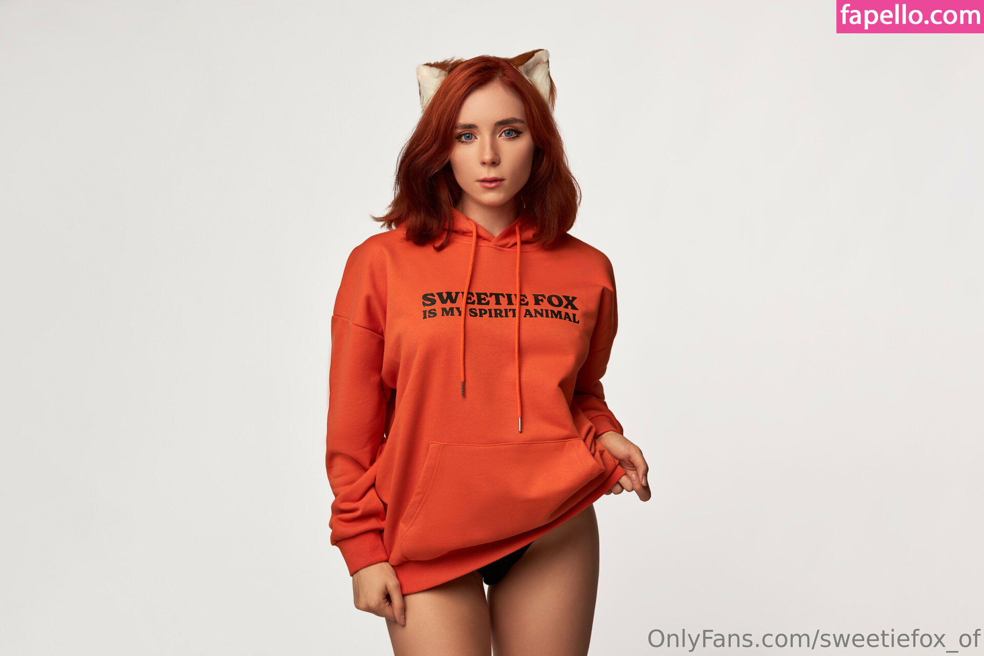 https://fapello.com/content/s/w/sweetie-fox/4000/sweetie-fox_3935.jpg