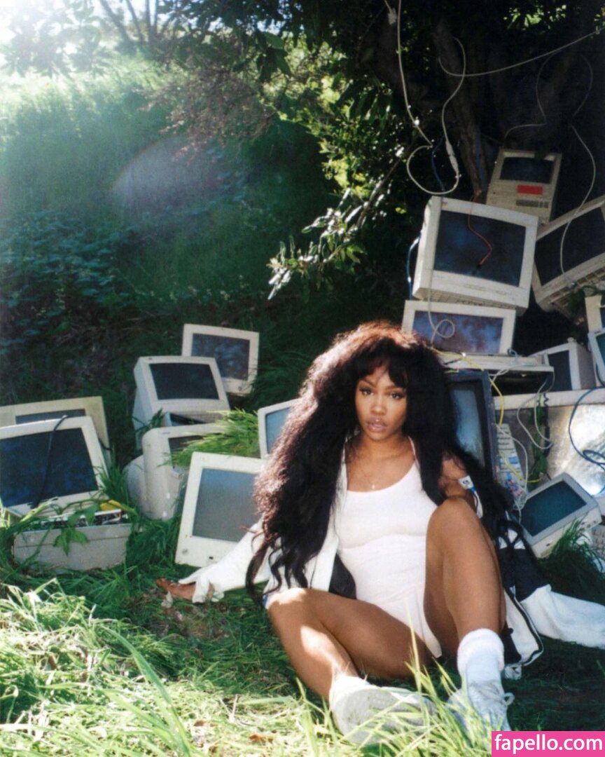 SZA leaked nude photo #0001 (SZA / Solana Rowe / thejad3x)