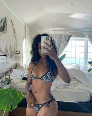 SZA nude #0023