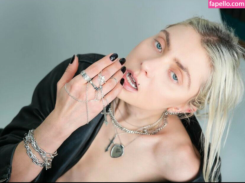 Taylor Momsen erome Latest Exclusive Leaked Photos