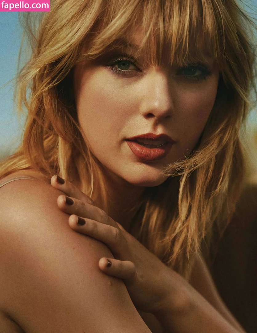 https://fapello.com/content/t/a/taylor-swift/1000/taylor-swift_0289.jpg