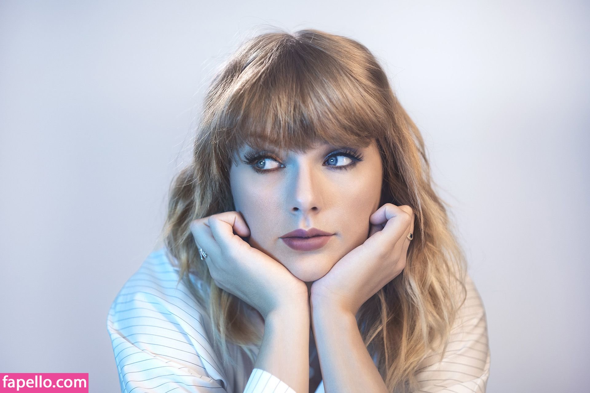 https://fapello.com/content/t/a/taylor-swift/1000/taylor-swift_0302.jpg