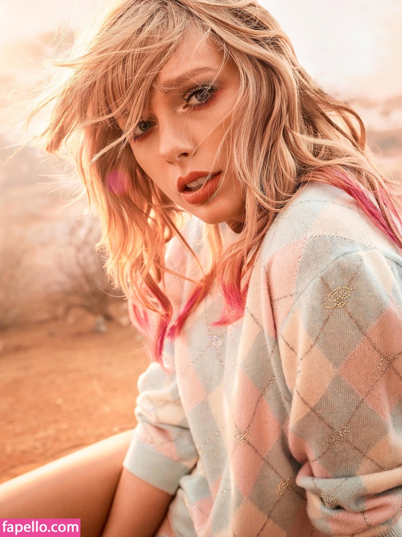 https://fapello.com/content/t/a/taylor-swift/1000/taylor-swift_0317.jpg