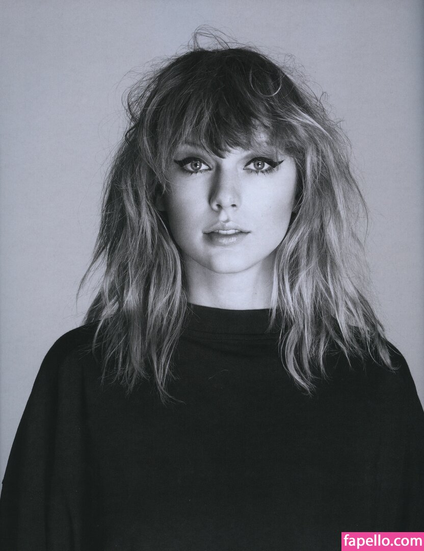 https://fapello.com/content/t/a/taylor-swift/1000/taylor-swift_0364.jpg