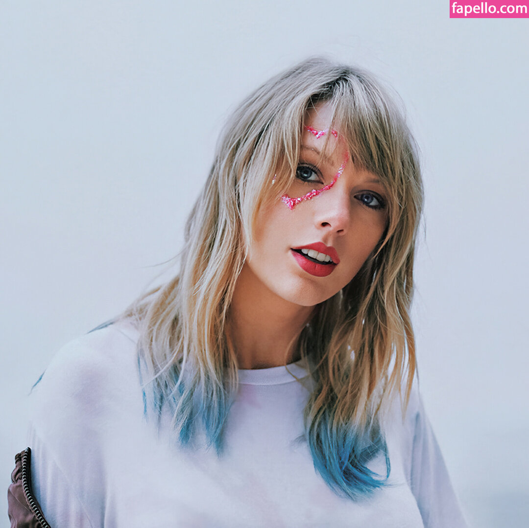 https://fapello.com/content/t/a/taylor-swift/1000/taylor-swift_0572.jpg