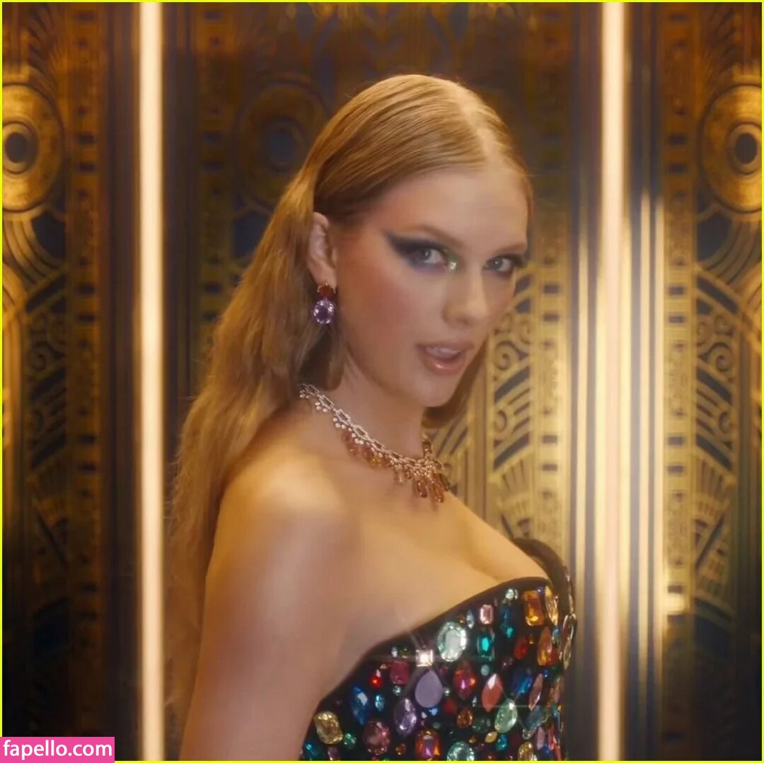 https://fapello.com/content/t/a/taylor-swift/1000/taylor-swift_0779.jpg