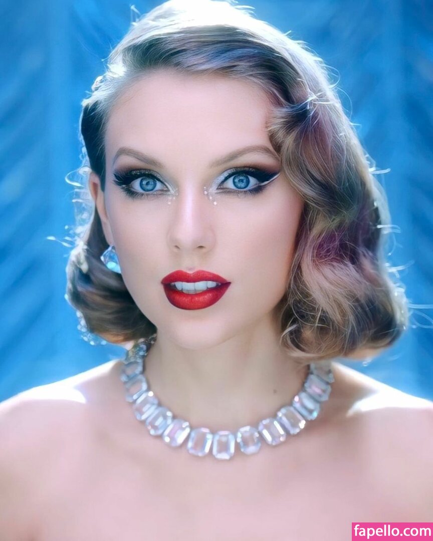 https://fapello.com/content/t/a/taylor-swift/1000/taylor-swift_0790.jpg