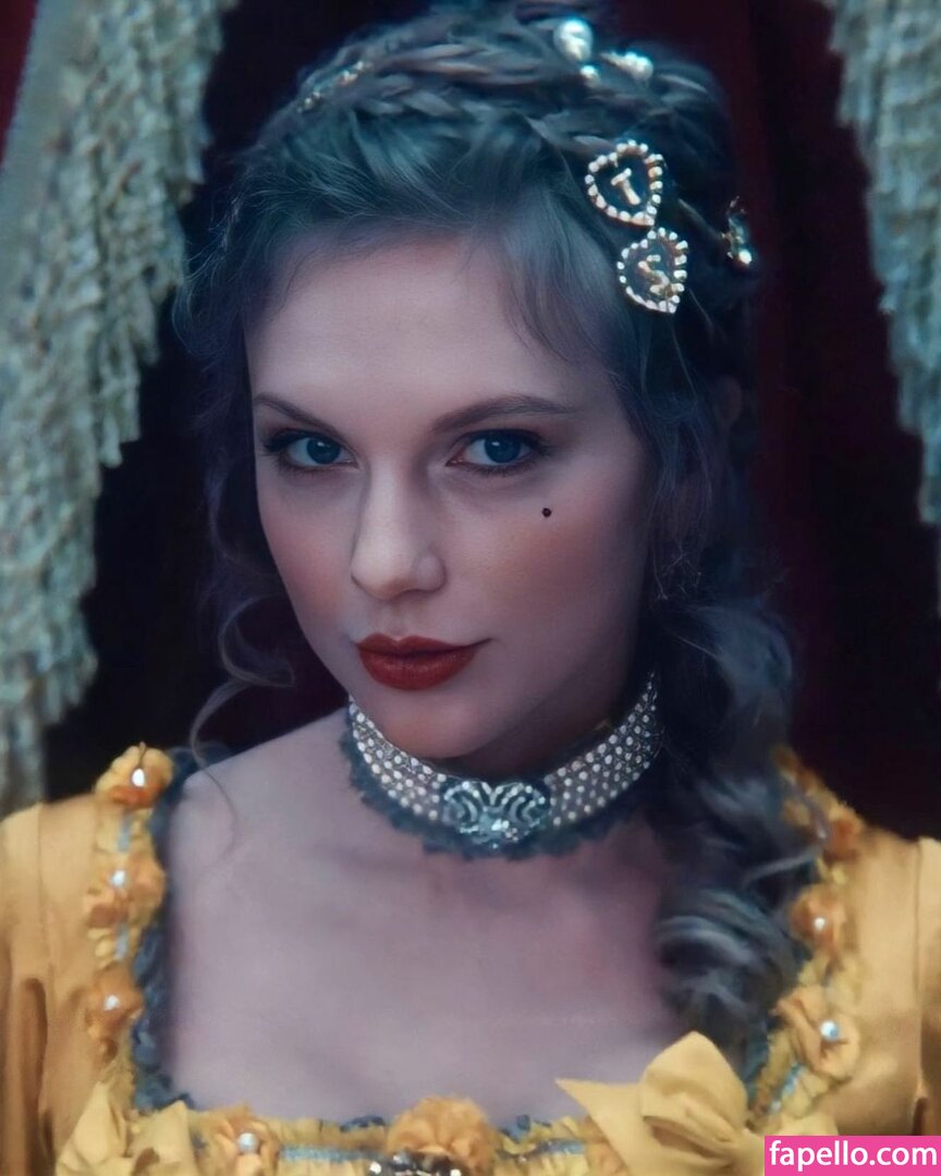 https://fapello.com/content/t/a/taylor-swift/1000/taylor-swift_0799.jpg