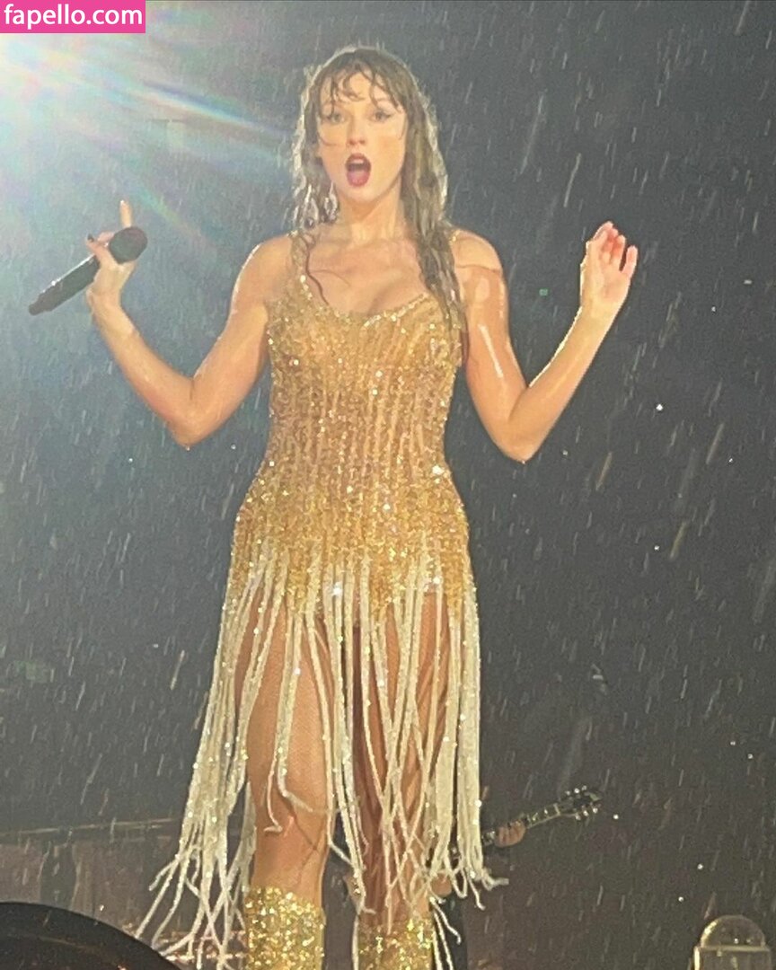 https://fapello.com/content/t/a/taylor-swift/2000/taylor-swift_1576.jpg